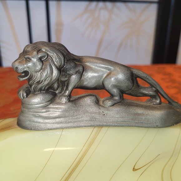 1930s Houze Akro Agate Slag Glass UV Radium Glow Art Deco Brass Lion Ashtray - Picture 3 of 8